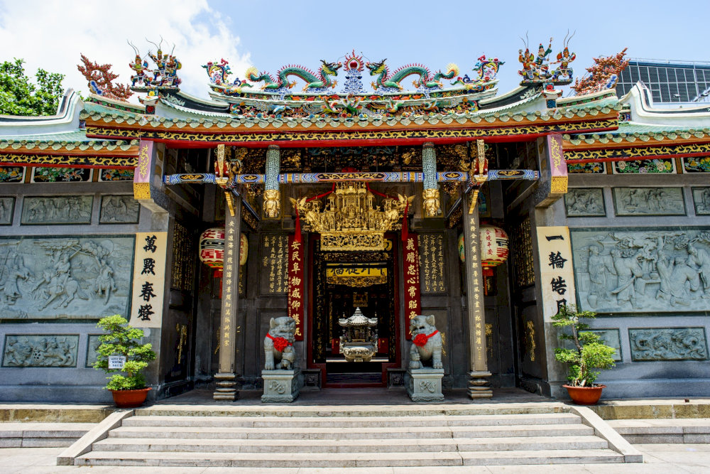 Nghia An Assembly Hall highlights the elegance of Cantonese architecture
